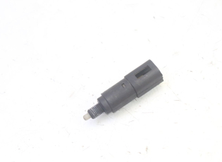 CONTACTEUR FEU STOP DROIT