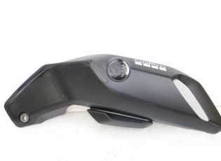 FLANC LATERAL AVANT DROIT