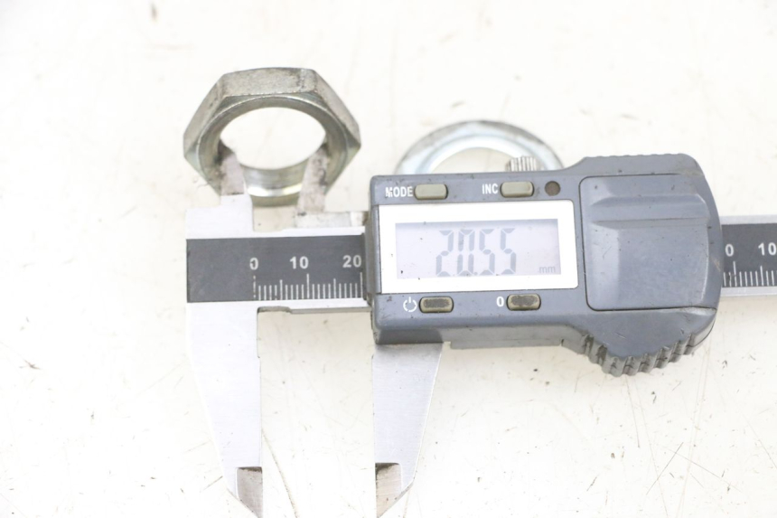 photo de GABELKRONE MUTTER SUZUKI BURGMAN 650 (2013 - 2020) - Zoom auf Gebrauchszustand