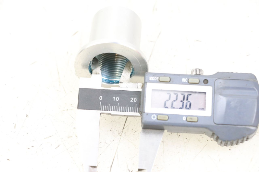 photo de GABELKRONE MUTTER ROYAL ENFIELD CONTINENTAL GT 650 (2019 - 2024) - Detailansicht des Bauteils