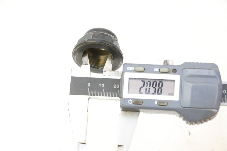 photo de GABELKRONE MUTTER YAMAHA FJ 36Y 1100 (1984 - 1985) - Zoom auf Gebrauchszustand