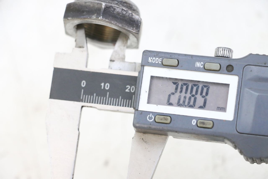 photo de GABELKRONE MUTTER SUZUKI GSX F GSXF 650 (2007 - 2015) - Detailansicht des Bauteils