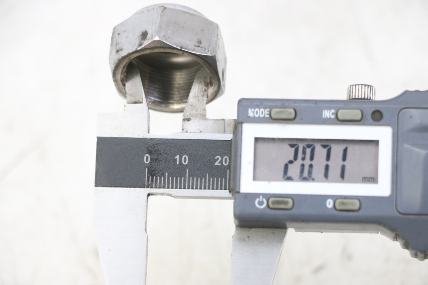 photo de GABELKRONE MUTTER YAMAHA FZS FAZER 600 (2001 - 2003) - Alternative Perspektive