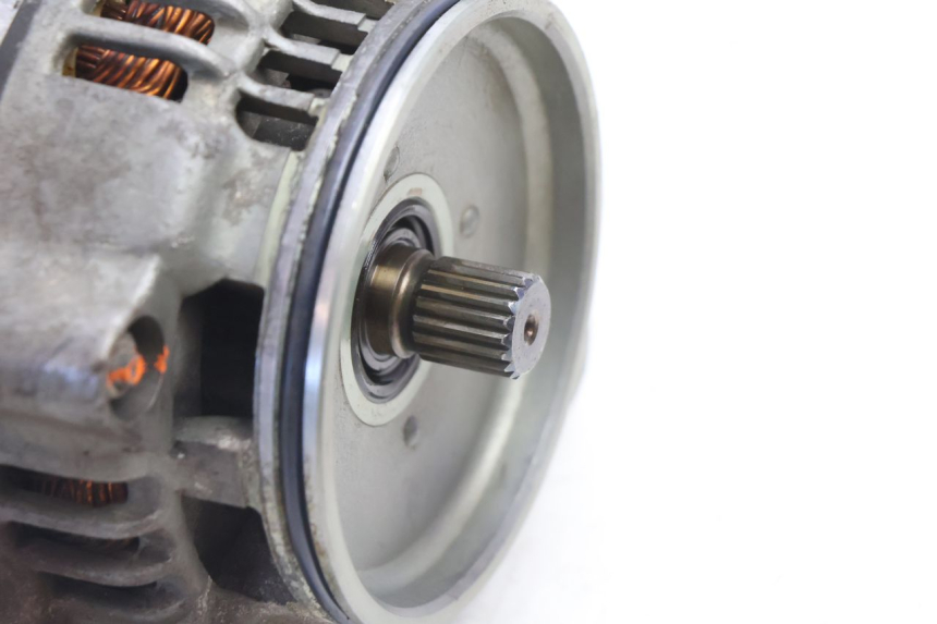 photo de LICHTMASCHINE YAMAHA XJR 1300 (1998 - 2002) - Detailansicht des Bauteils
