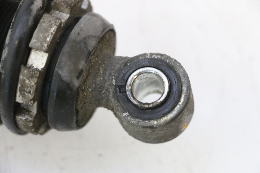 photo de HINTERE FEDERUNG PEUGEOT ELYSTAR 50 (2002 - 2014) - Details der Befestigungspunkte