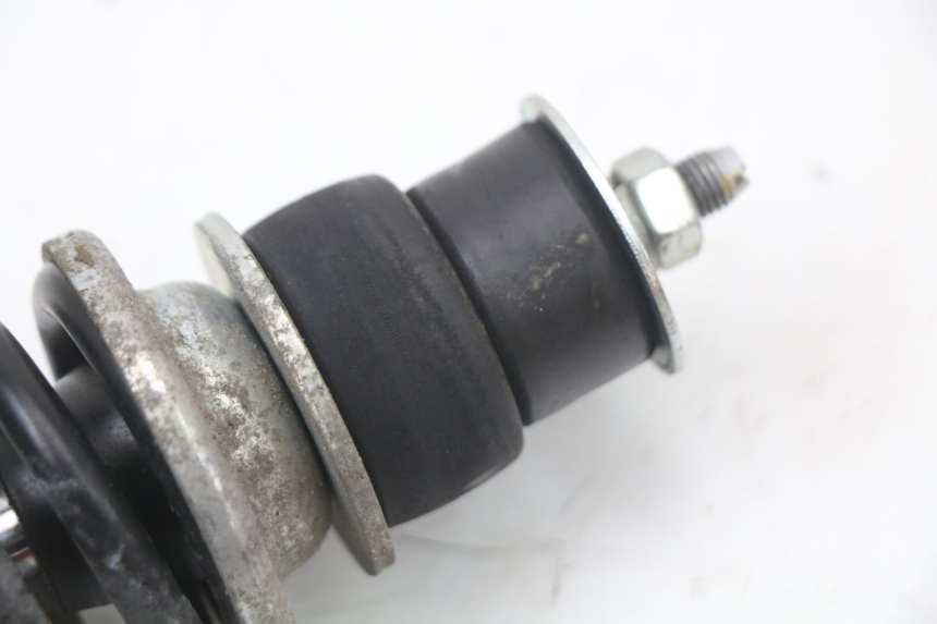 photo de HINTERE FEDERUNG PIAGGIO LIBERTY 4T 50 (2004 - 2008) - Details der Befestigungspunkte