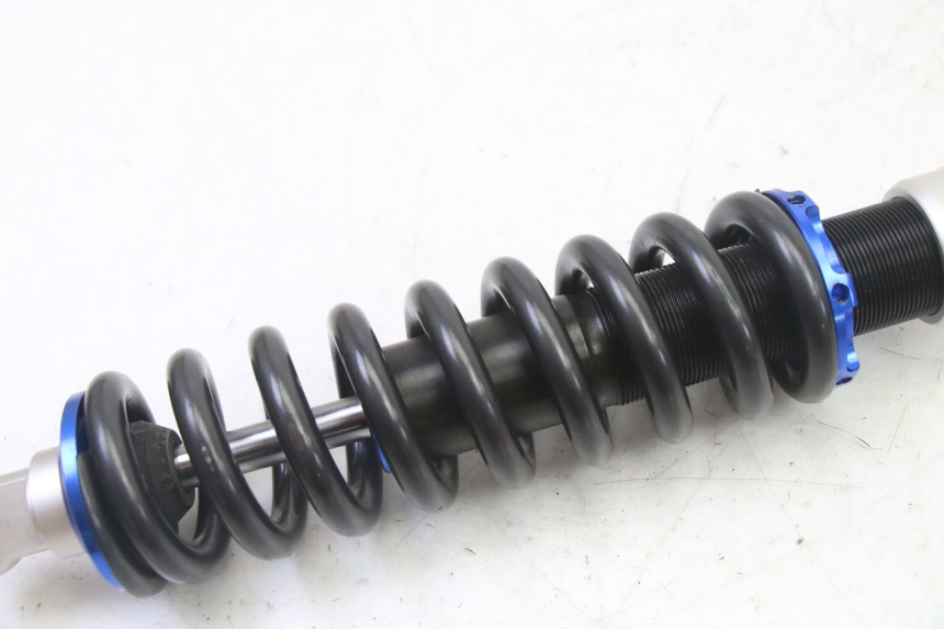 photo de HINTERER STOßDäMPFER APOLLO RFZ 150 - Alternative Perspektive