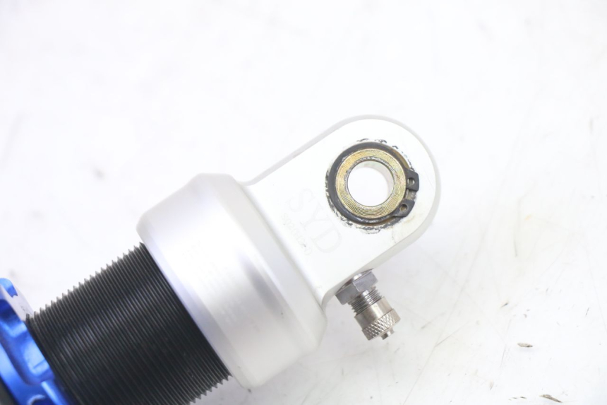 photo de HINTERER STOßDäMPFER APOLLO RFZ 150 - Technische Nahaufnahme