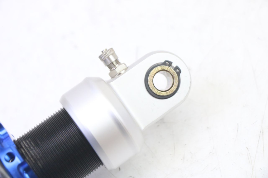 photo de HINTERE FEDERUNG APOLLO RFZ 125 - Details der Befestigungspunkte