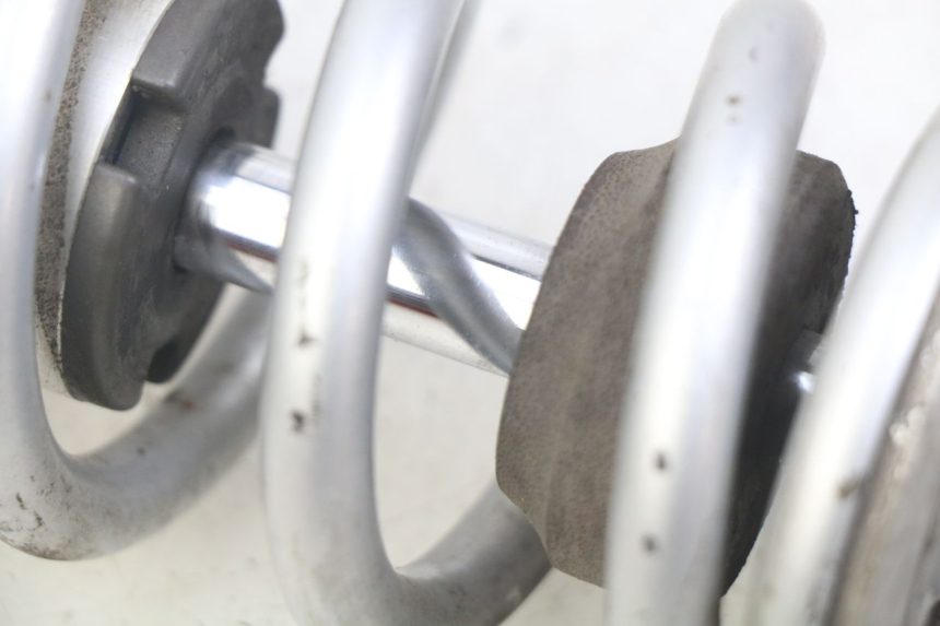 photo de HINTERE FEDERUNG YAMAHA YZF R1 1000 (2007 - 2008) - Details der Befestigungspunkte