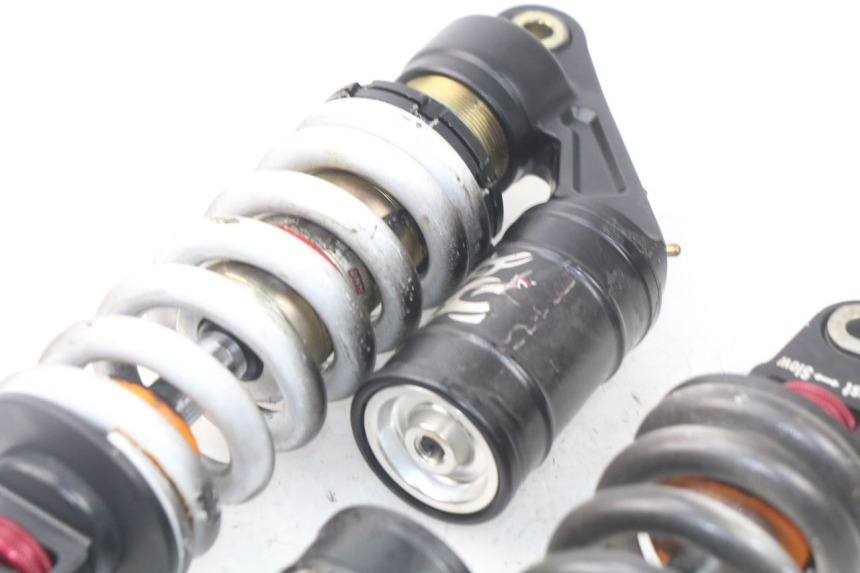 photo de FEDERBEIN VORNE SHINERAY XY150STE 150 - Oberflächenzustand und Material