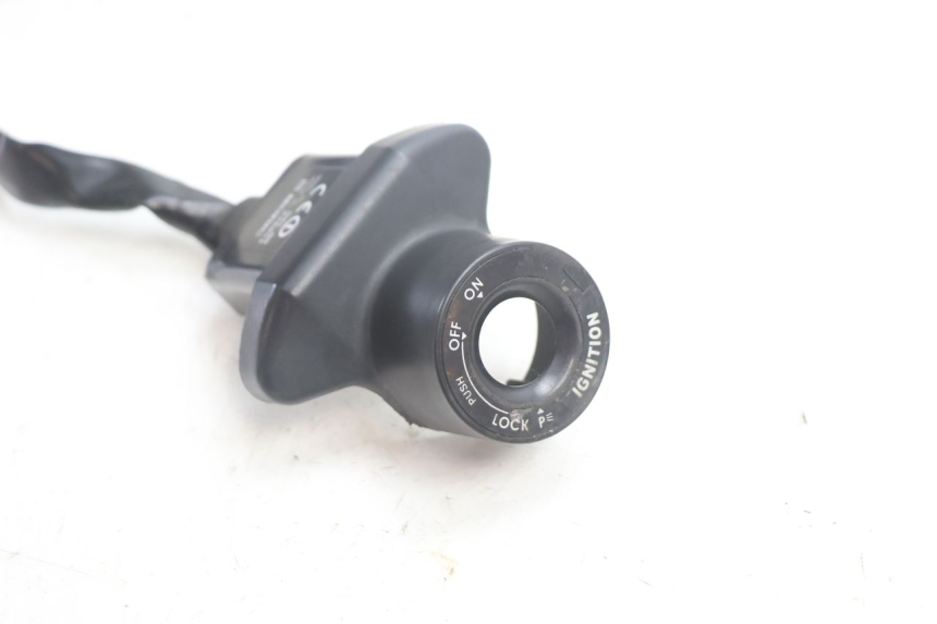 photo de TRANSPONDERANTENNE YAMAHA FJR 1300 (2001 - 2005) - Zoom auf Gebrauchszustand