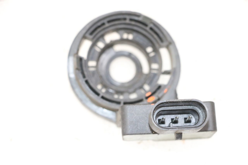 photo de TRANSPONDERANTENNE PEUGEOT GEOPOLIS 400 (2007 - 2013) - Alternative Perspektive