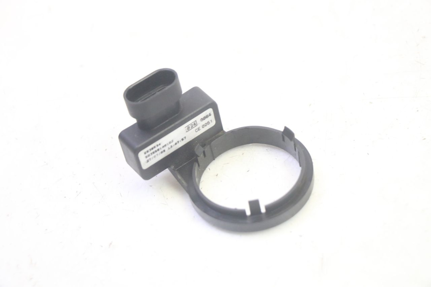 photo de TRANSPONDERANTENNE PIAGGIO MP3 RL 250 (2006 - 2010) - Hauptansicht