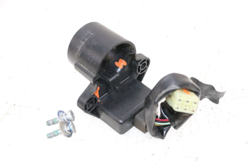 photo de TRANSPONDERANTENNE YAMAHA XMAX X-MAX 125 (2006 - 2009) - Details der Befestigungspunkte