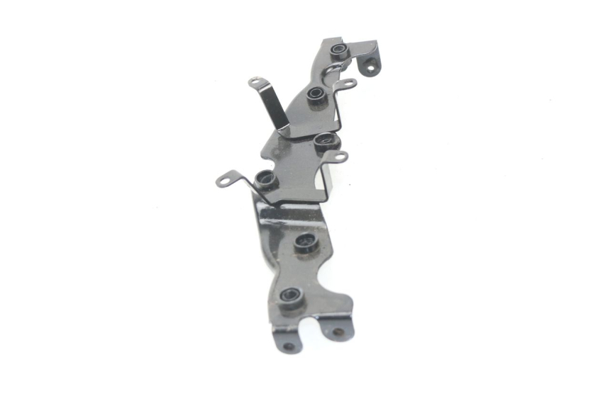 photo de TACHOMETER HALTER SUZUKI GSXF GSX F 600 (1988 - 1997) - Detailansicht des Bauteils