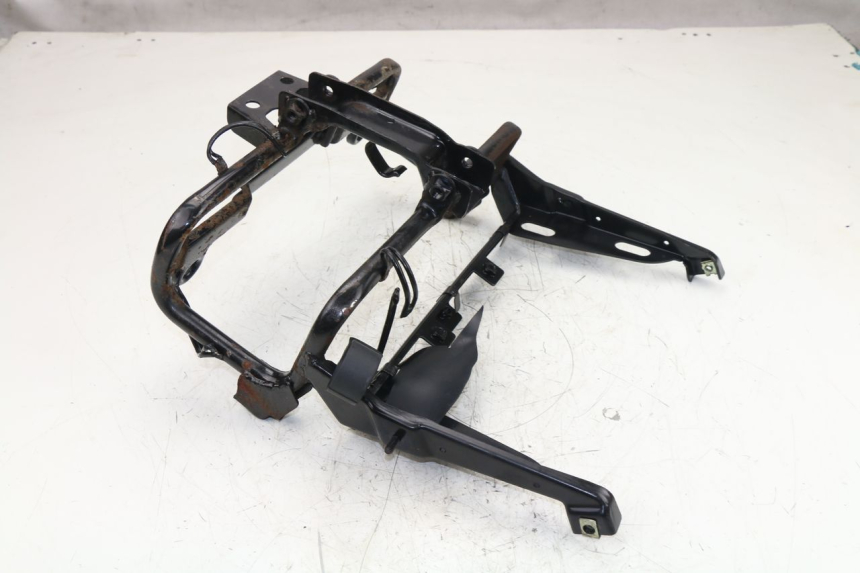 photo de VERKLEIDUNGSHALTER SYM JOYRIDE 125 (2002 - 2009) - Detailansicht des Bauteils