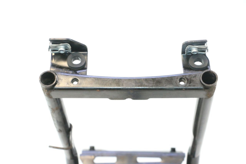 photo de VERKLEIDUNGSHALTER PIAGGIO MP3 500 (2016 - 2018) - Charakteristische Merkmale