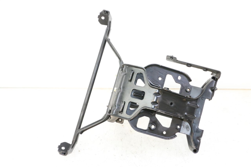 photo de VERKLEIDUNGSHALTER PEUGEOT SATELIS 125 (2013 - 2018) - Detailansicht des Bauteils