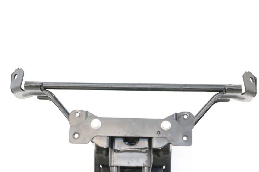 photo de VERKLEIDUNGSHALTER PEUGEOT SATELIS 125 (2013 - 2018) - Details der Befestigungspunkte