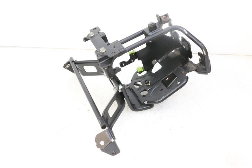 photo de VERKLEIDUNGSHALTER PEUGEOT SATELIS 125 (2013 - 2018) - Zoom auf Gebrauchszustand