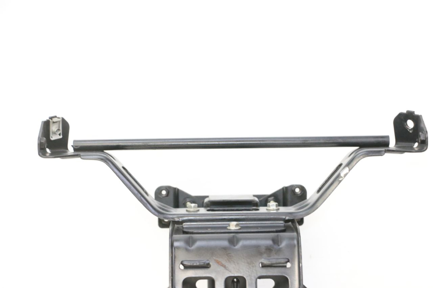 photo de VERKLEIDUNGSHALTER PEUGEOT SATELIS 125 (2013 - 2018) - Details der Befestigungspunkte