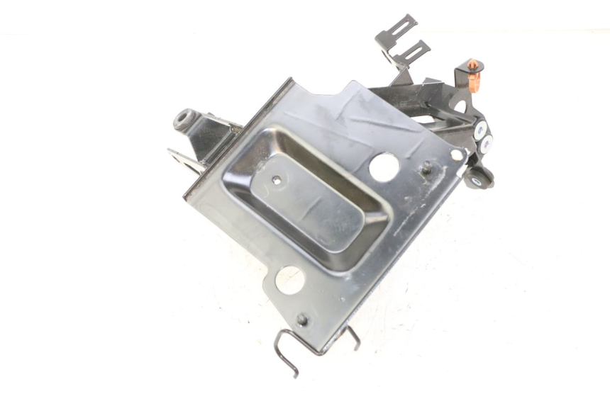 photo de VERKLEIDUNGSHALTER YAMAHA XMAX X-MAX 125 (2021 - 2025) - Detailansicht des Bauteils