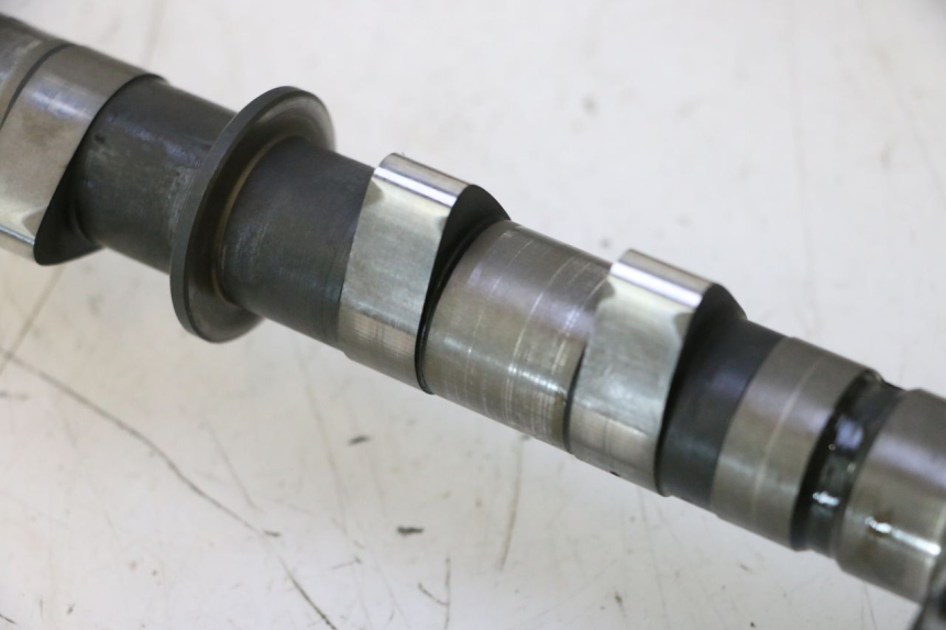 photo de NOCKENWELLE  YAMAHA FJR 1300 (2001 - 2005) - Details der Befestigungspunkte