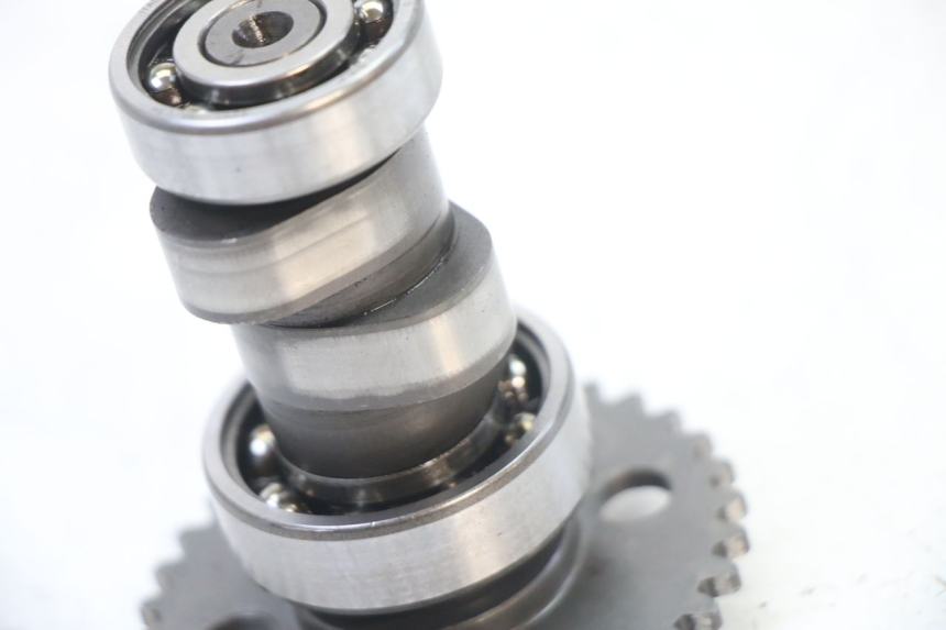 photo de NOCKENWELLE  PEUGEOT SATELIS 125 (2013 - 2018) - Details der Befestigungspunkte