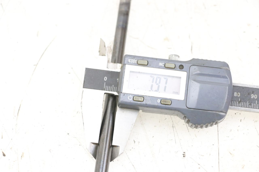 photo de KUPPLUNGSWELLE KAWASAKI GTR 1000 (1994 - 2004) - Detailansicht des Bauteils