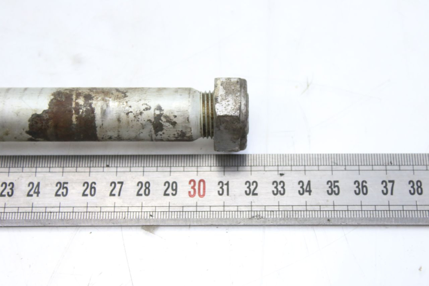 photo de SCHWINGARMACHSE HONDA CBF 500 (2004 - 2007) - Details der Befestigungspunkte