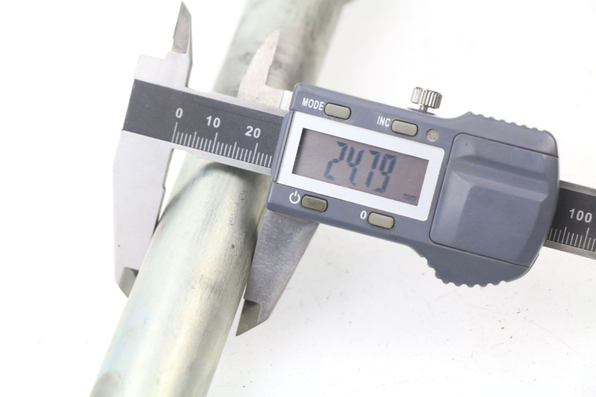 photo de SCHWINGENACHSE HONDA CBR 929 RR FIREBLADE 900 (2000 - 2001) - Technische Nahaufnahme