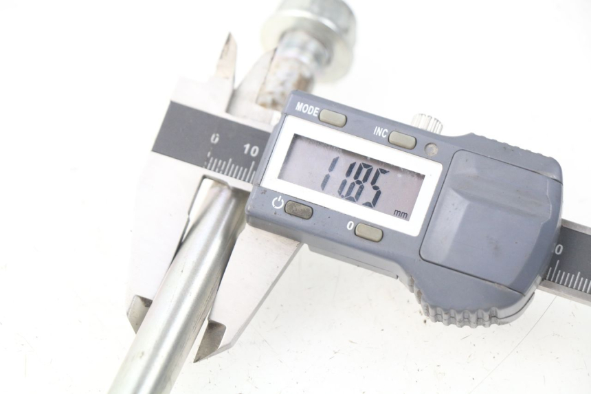 photo de SCHWINGENACHSE HONDA CRF-F CRF F 110 (2019 - 2022) - Zoom auf Gebrauchszustand