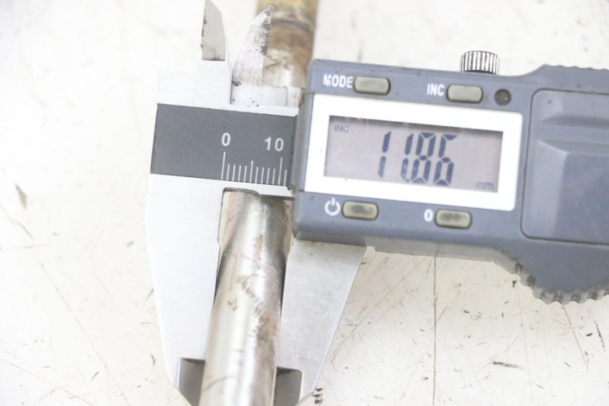 photo de SCHWINGENACHSE HONDA CRF-F CRF F 110 (2019 - 2022) - Detailansicht des Bauteils