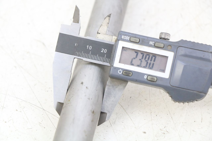 photo de SCHWINGENACHSE BMW F GS K81 850 (2018 - 2023) - Zoom auf Gebrauchszustand