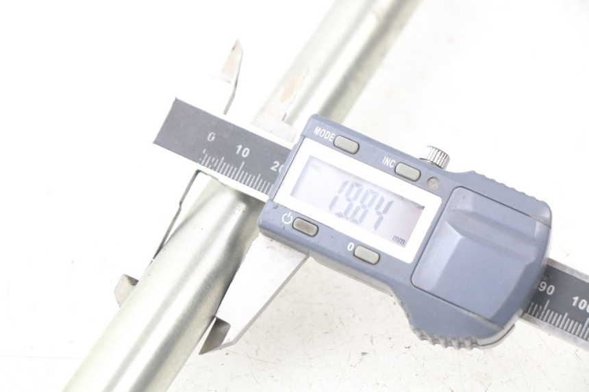 photo de SCHWINGENACHSE YAMAHA FJR ABS 1300 (2006 - 2012) - Alternative Perspektive