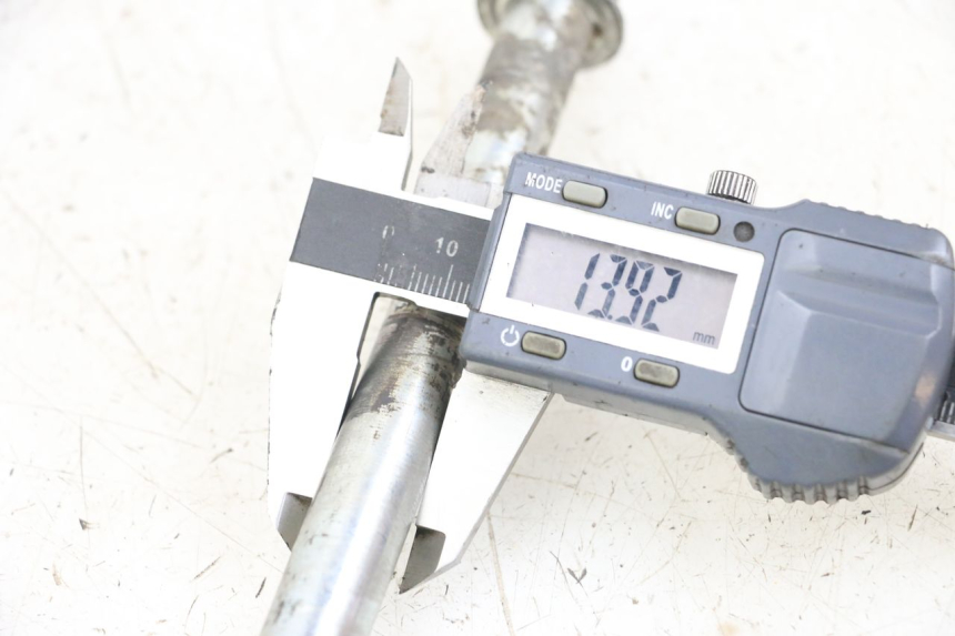 photo de SCHWINGENACHSE HYOSUNG GF 125 (2001 - 2005) - Detailansicht des Bauteils