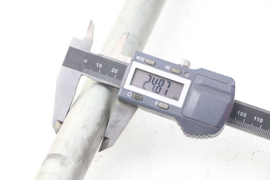 photo de SCHWINGENACHSE SUZUKI GSX-R GSXR 600 (2001 - 2003) - Alternative Perspektive