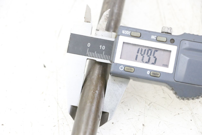 photo de SCHWINGENACHSE HONDA CBR F 1000 (1993 - 1996) - Detailansicht des Bauteils