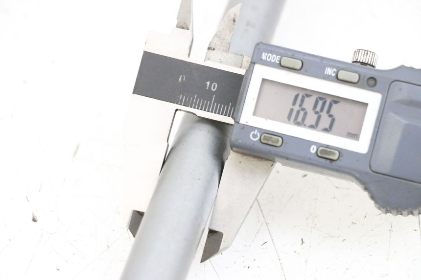 photo de SCHWINGENACHSE KAWASAKI NINJA 400 (2018 - 2023) - Zoom auf Gebrauchszustand