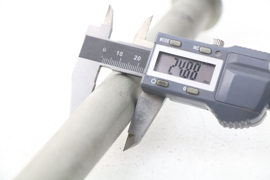 photo de SCHWINGENACHSE TRIUMPH SPRINT ST ABS 1050 (2005 - 2007) - Alternative Perspektive