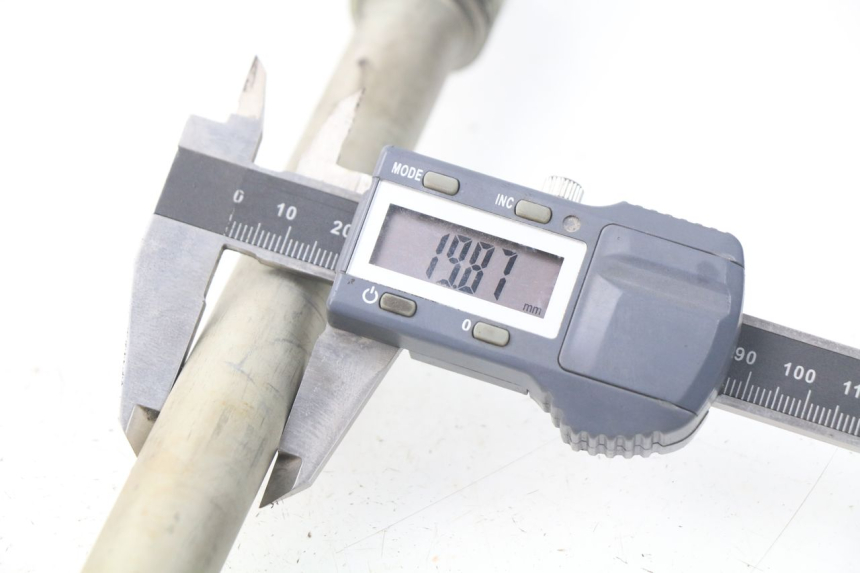 photo de SCHWINGENACHSE SUZUKI SV S ABS 650 (2003 - 2009) - Alternative Perspektive