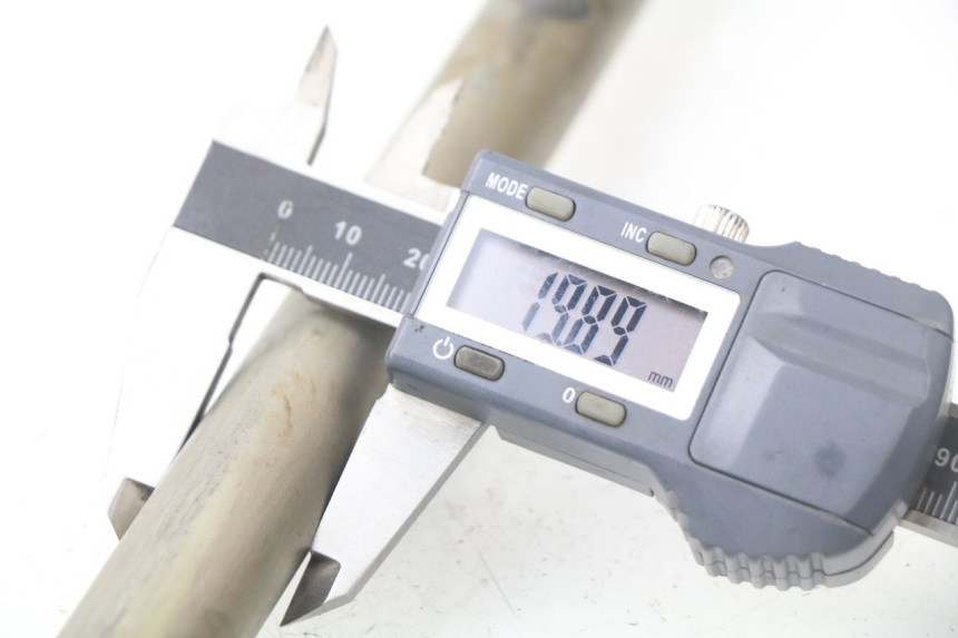 photo de SCHWINGENACHSE YAMAHA TDM ABS 900 (2002 - 2014) - Zoom auf Gebrauchszustand