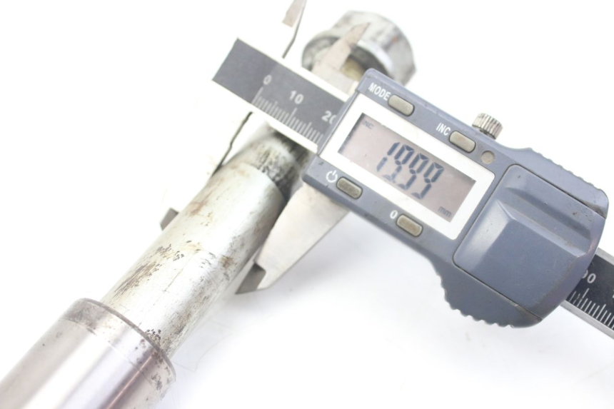 photo de SCHWINGARMACHSE HONDA VFR FI RC46 800 (1998 - 2001) - Zoom auf Gebrauchszustand