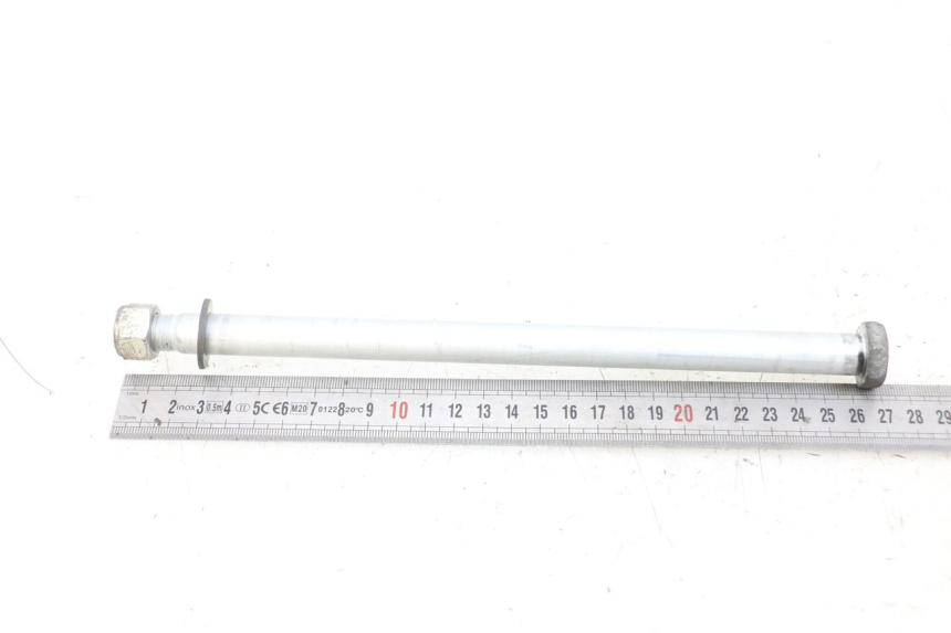 photo de Schwinge Achse SUZUKI VL INTRUDER 125 (2004 - 2007) - Zoom auf Gebrauchszustand