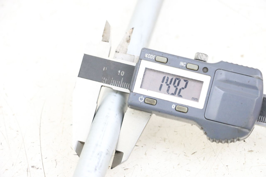 photo de Schwinge Achse SUZUKI VL INTRUDER 125 (2004 - 2007) - Alternative Perspektive