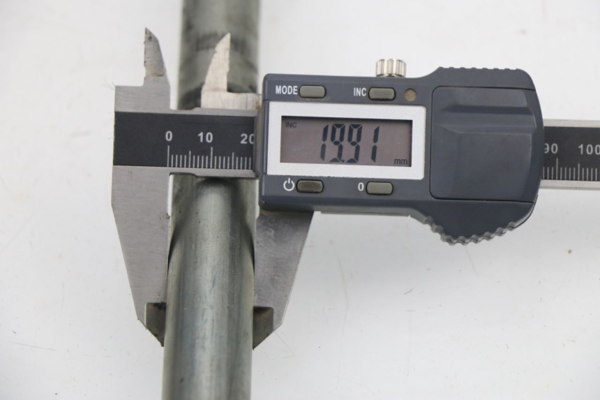 photo de SCHWINGENACHSE HONDA VTR F FIRESTORM 1000 (1997 - 2001) - Detailansicht des Bauteils