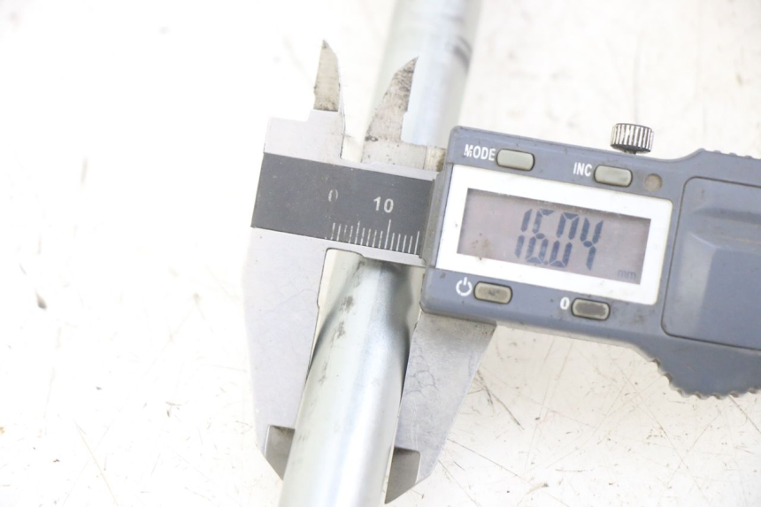 photo de SCHWINGENACHSE YAMAHA XJN DIVERSION 600 (2000 - 2003) - Detailansicht des Bauteils