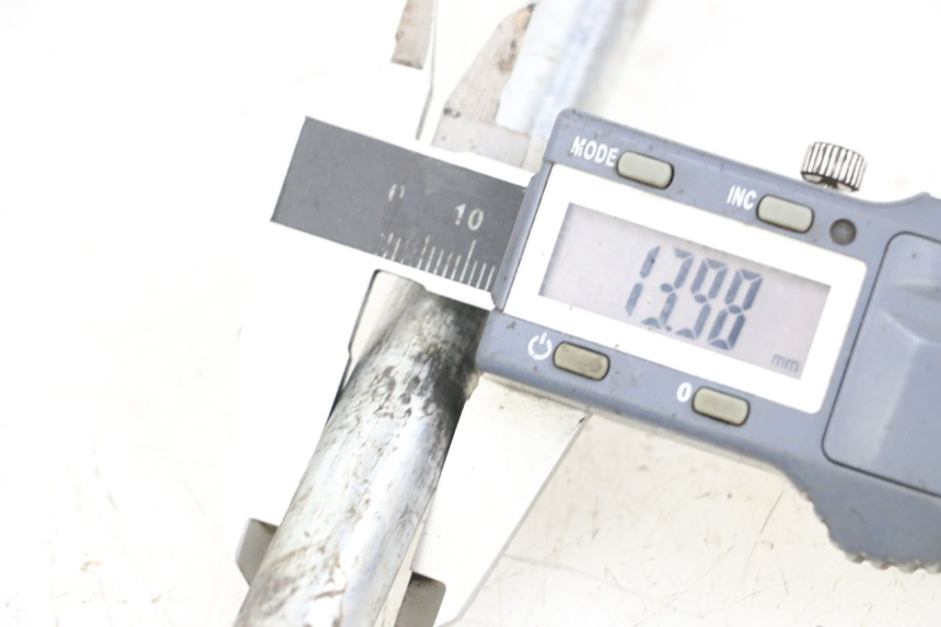 photo de Schwinge Achse HYOSUNG XRX 125 (2000 - 2008) - Technische Nahaufnahme