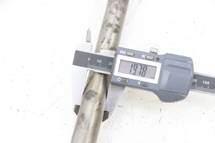 photo de SCHWINGENACHSE KAWASAKI ZR 7 750 (1999 - 2004) - Detailansicht des Bauteils